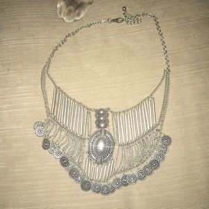 Collar necklace